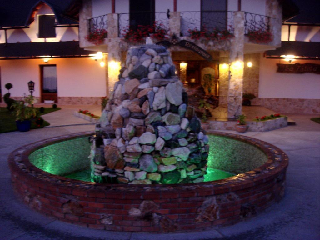 Pension La Taticu Сэкэлэшени Экстерьер фото