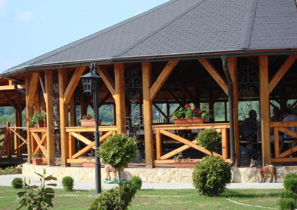 Pension La Taticu Сэкэлэшени Экстерьер фото